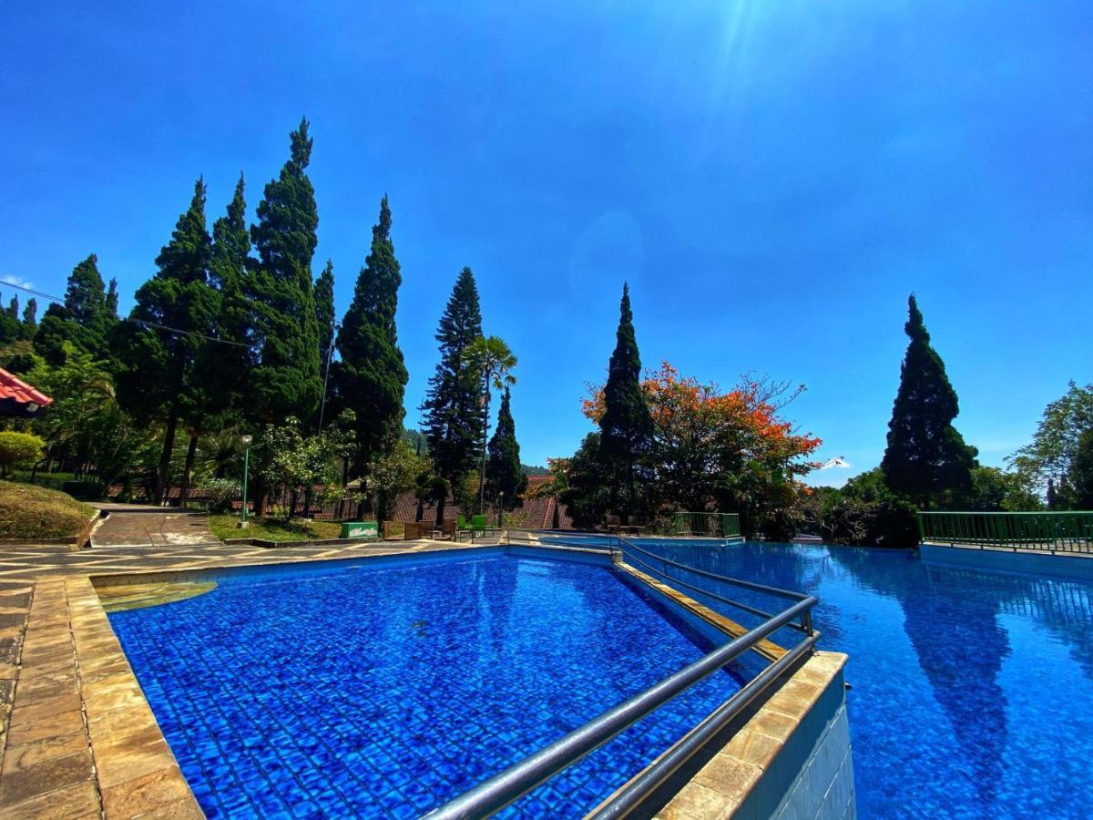 Grand Whiz Hotel 브로모 외부 사진