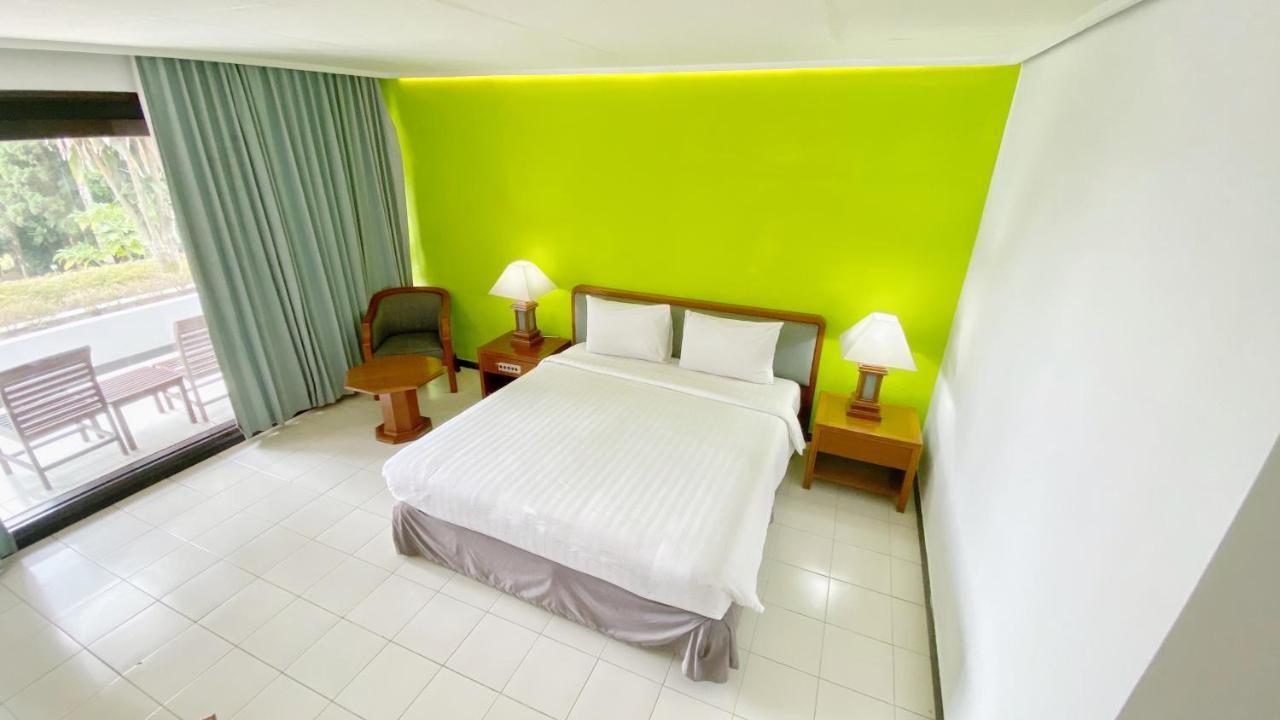 Grand Whiz Hotel 브로모 외부 사진