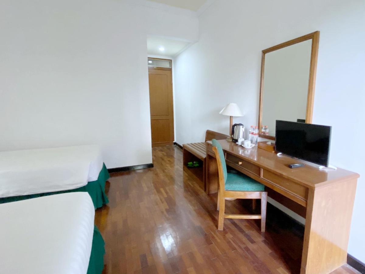 Grand Whiz Hotel 브로모 외부 사진