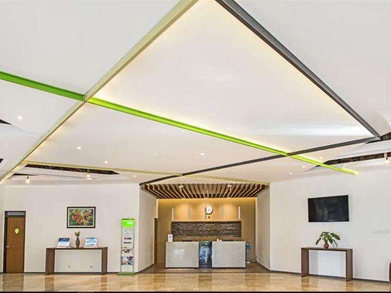 Grand Whiz Hotel 브로모 외부 사진