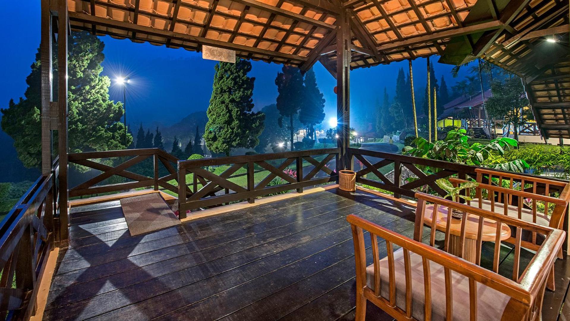 Grand Whiz Hotel 브로모 외부 사진
